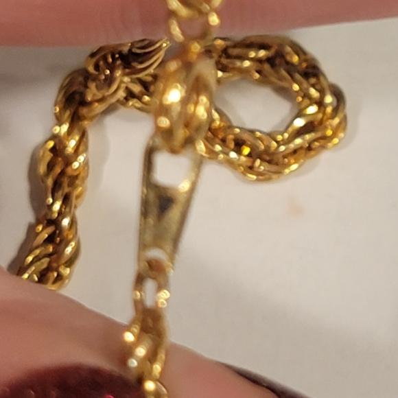 Vintage Signed Roman, Cornelian stone Oval Pendant, Gold Tone. - Picture 6 of 14